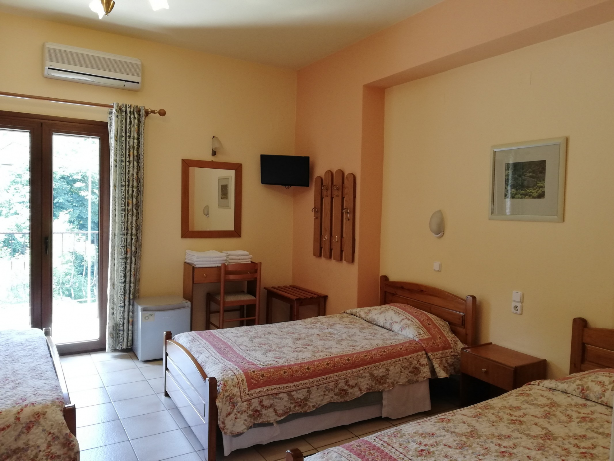 Family Room Hotel Spanias Meteora for 4 Persons